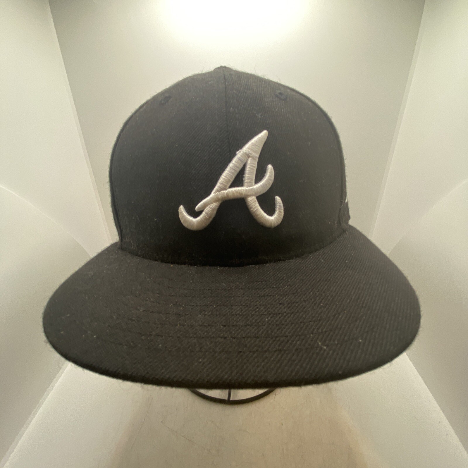 New Era Atlanta Braves 59Fifty Fitted Hat Black  Sz 7 3/8 EUC Fast Shipping
