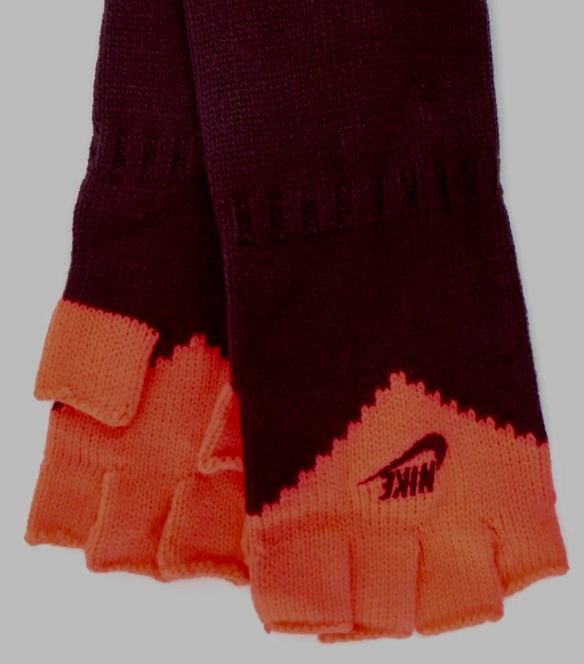 Guantes de punto Nike para mujer L/XL bordados borgoña/hipercarmesí Foto 4 de 4