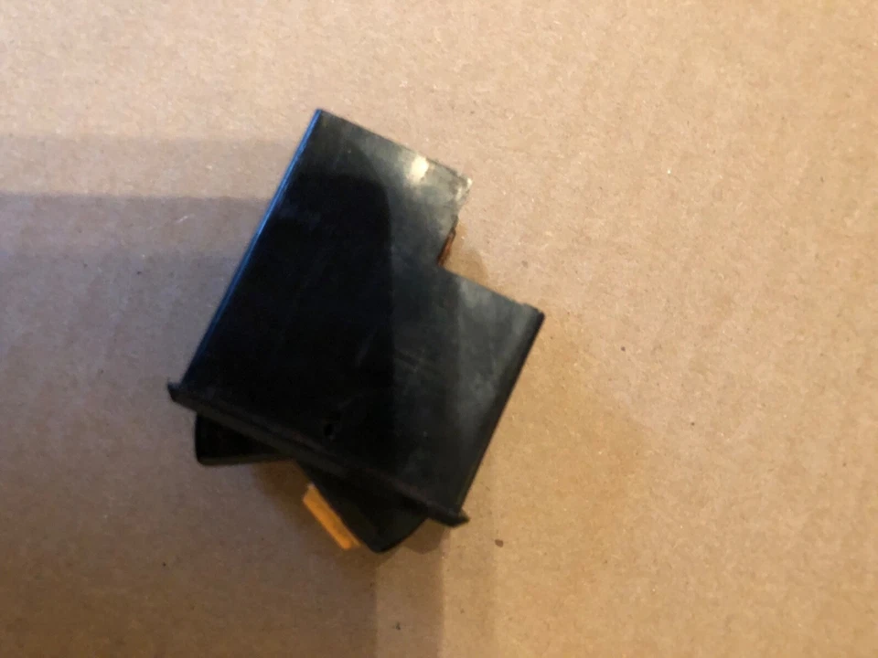 Interruptor descongelador Volvo 1800, como novo - Imagem 2 de 2