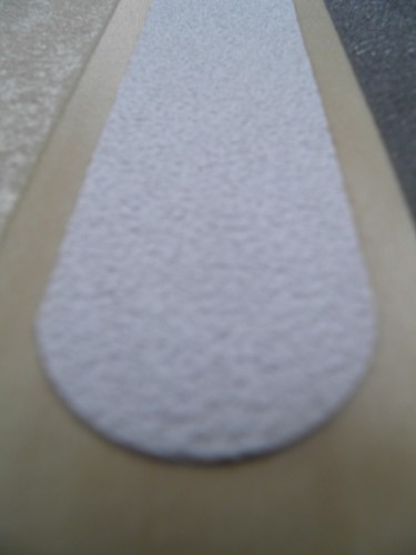 Folia antypoślizgowa gumowana ok. 1 m x ok. 105 cm szerokości jasnoszara samoprzylepna - Zdjęcie 2 z 10