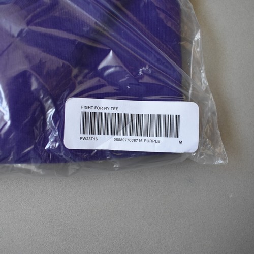 T-shirt nuova con etichette Supreme Def Jam Fight For NY Fighter uomo M viola FW23 AUTENTICA - Foto 5 di 6