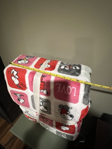 New Peanuts Snoopy Throw Velvet Blanket Full Queen 90” X90” Hearts Soft Large - Picture 4 of 4