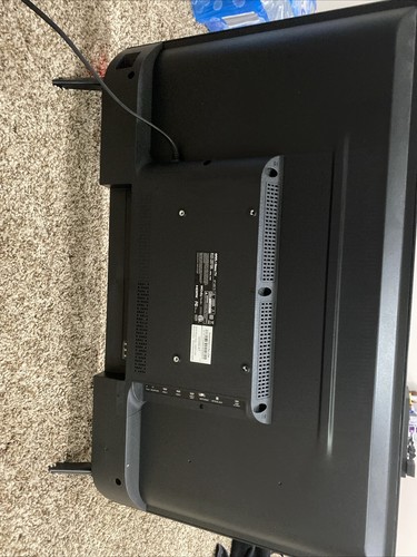 Roku 32" Class Select Series Full HD Smart RokuTV - Picture 3 of 3