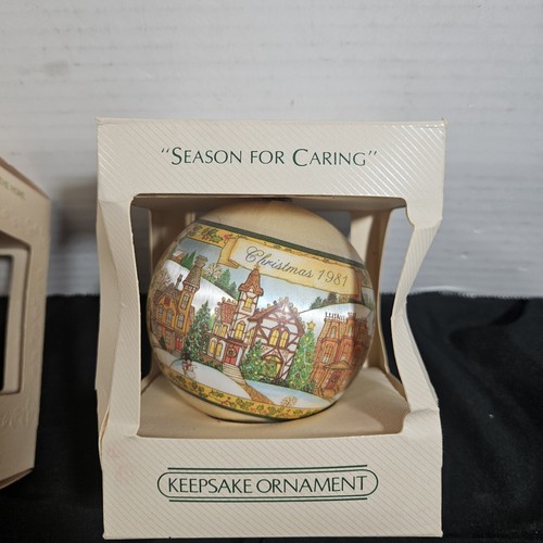 Hallmark Vintage Lot 3 Christmas Ornaments Balls Glass Satin 1979 81 And 82 - Picture 9 of 20