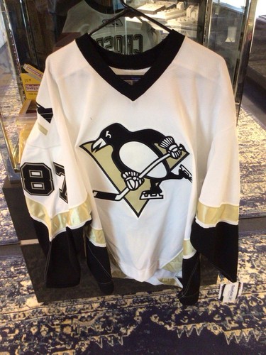 (ROOKIE) RARE 2005-06 Sidney Crosby (SIGNED) Pittsburgh Penguins Game Jersey COA