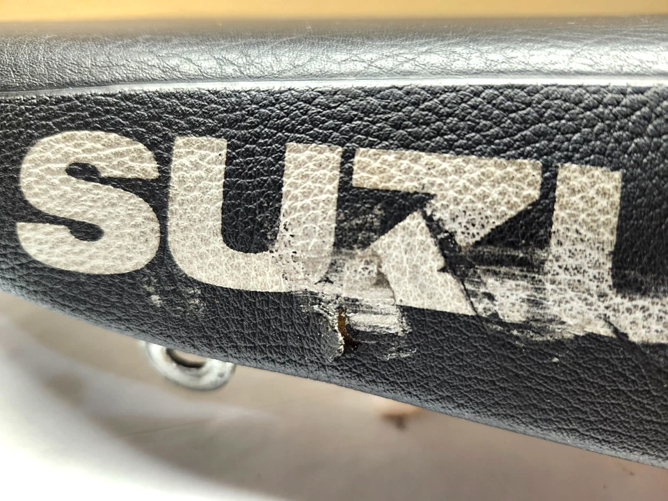 Conjunto de asientos. 00-24 DRZ400S Suzuki OEM asiento negro Foto 2 de 4