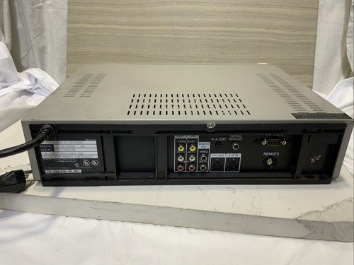 JVC SR-S365U Pro Editing Stereo HiFi S-VHS VCR - Picture 3 of 8