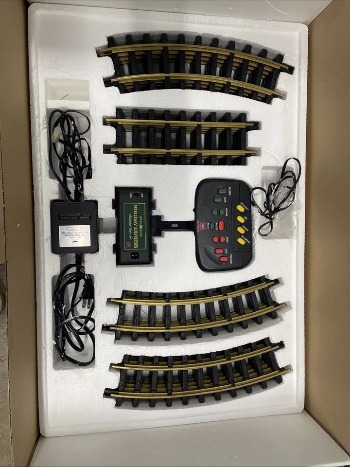 Holiday Express Animated Train Set Candy Dance Car Toy Shop Caboose - 380 Works - Image 2 of 4