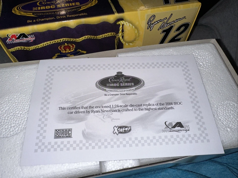 Ryan Newman escala 12 1:24 IROC 2006 Firebird Xtreme pérola branca: 1 de 150 LE - Imagem 3 de 4