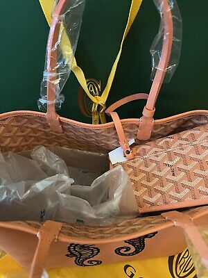 Goyard Limited Edition Anjou PM (Coral) BRAND NEW (Extremely Goyard Limited Edition Anjou PM (Coral) BRAND NEW (Extremely