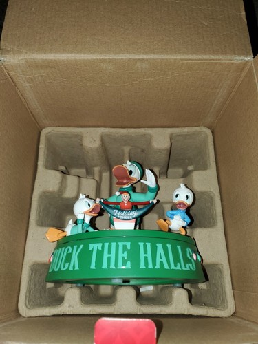 Disney Parks Christmas Donald Duck & Nephews Musical Holiday Figure NIB - Picture 3 of 5