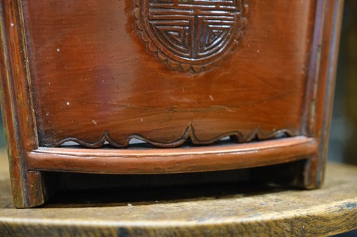 Chinese Shanxi Wooden Red Lacquer Chopstick Holder, 19th Century - Picture 11 of 11