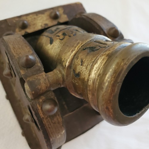 Vintage dekorative Mini spanische Mörser Kanone Replik Holzsockel Gusseisen 4,5" T - Bild 14 von 16