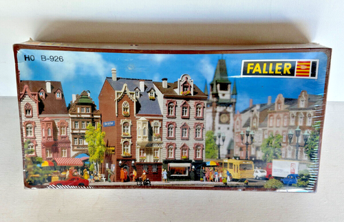 Vintage HO B-926 Mittelstadt Apartments by Faller