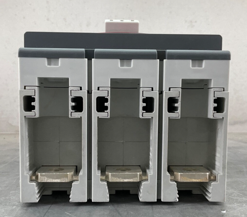 NUOVO ABB TMAX XT5NQ340AFN000XXX INTERRUTTORE 400 A 600V 3P EKIP DIP LSI - Foto 8 di 9