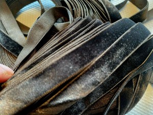 Vintage-3-8-034-Mink-Brown-Velvet-Ribbon-Trim-3yds-Made-in-Switzerland