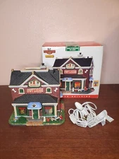 Lemax Wags & Whiskers Pet Lodge 55012 Christmas Village 2015