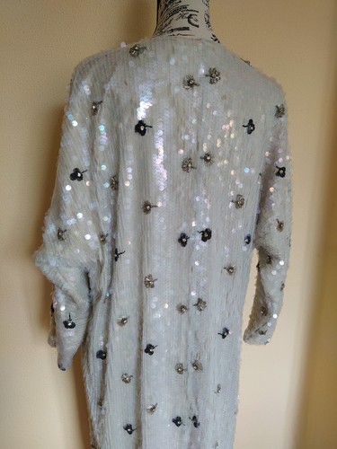 CHAQUETA ABRIGO ZARA 💕 EDICIÓN LIMITADA KIMONO LENTEJUELAS JOYAS IRIDISCENTE Talla S-M - Imagen 18 de 24