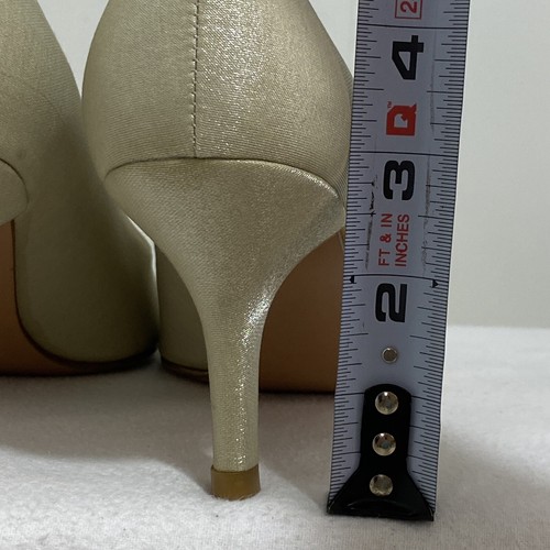 Stuart Weitzman Heels Womens 8 Ivory Silver Shimmer Pointed Toe Kitten Heel Shoe - Picture 13 of 20