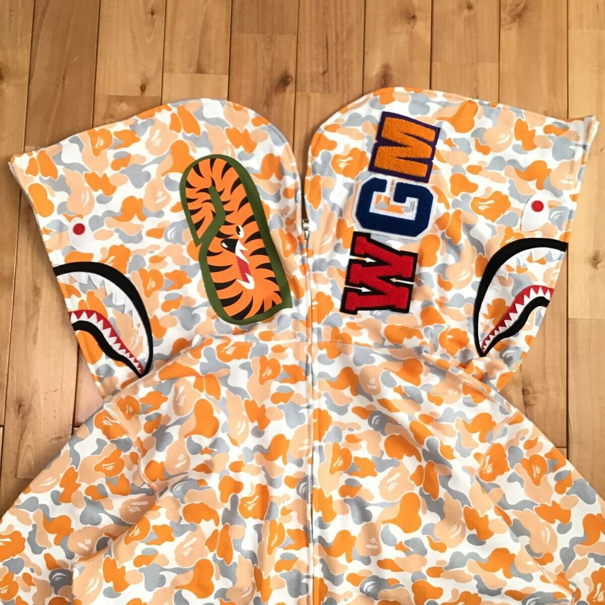 APE BAPE KAWS FUKUOKA 福岡　CAMO シャークパーカー BAPE Fukuoka city camo Shark full zip hoodie a bathing ape