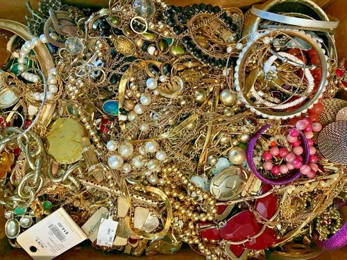 10 Pounds Jewelry Lot Vintage Now Junk Crafts Harvest Wear Resell DIY 10 Lbs - Picture 9 of 12