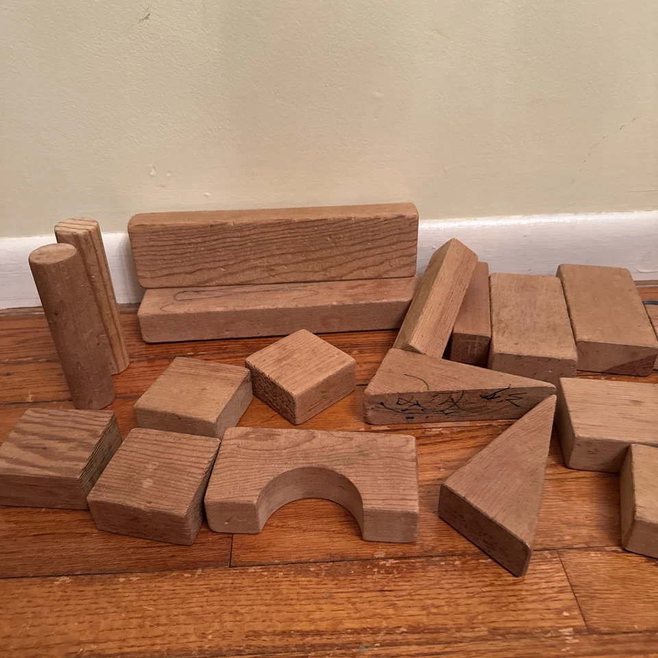 19 PCS VINTAGE WOODEN BLOCKS Child Toys Solid Wood Building Shapes Game 1960’s - Image 4 of 4