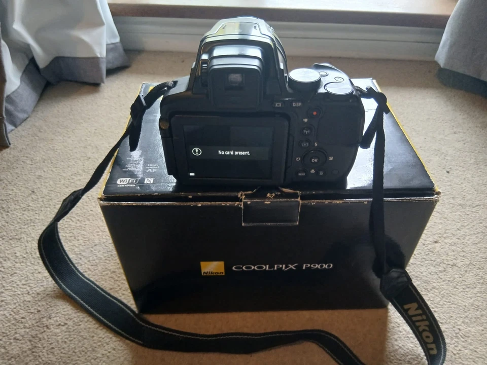 Nikon Coolpix P900 16MP Digital Camera Black (REFS8), photo 2 of 5