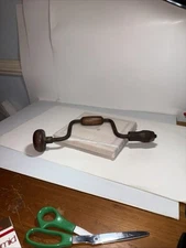 VTG WOOD/METAL HAND CRANK DRILL