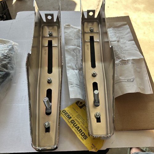 New Gem Bumper Guards 1980-89 Cadillac Deville Fleetwood Front Bumper Guards - Foto 8 di 14