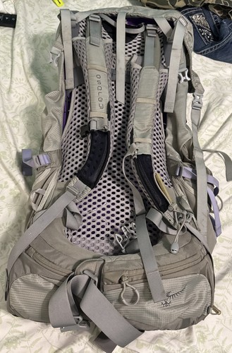 Osprey Aura AG 50 Liter Women's Backpacking Pack Gray Medium/Large 18-21” Read - Picture 12 of 15
