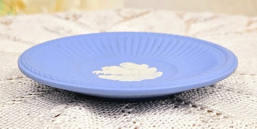 Vintage Wedgwood White Jasperware On Blue Small Round Dish - Picture 4 of 6