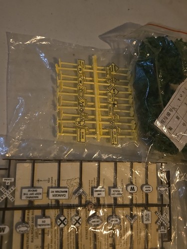 HO SCALE SCENERY AND BRIDGE LOT - Bild 5 von 10