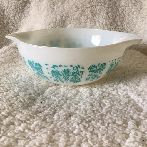 PYREX Aqua Amish Butterprint Cinderella Mixing Bowl Ovenware 443 USA 2 1/2 Qt