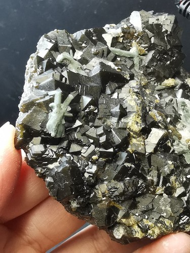 274g Top Natural Dark Green Octahedral Garnet Quartz Specimen Mongolia - Imagen 19 de 24