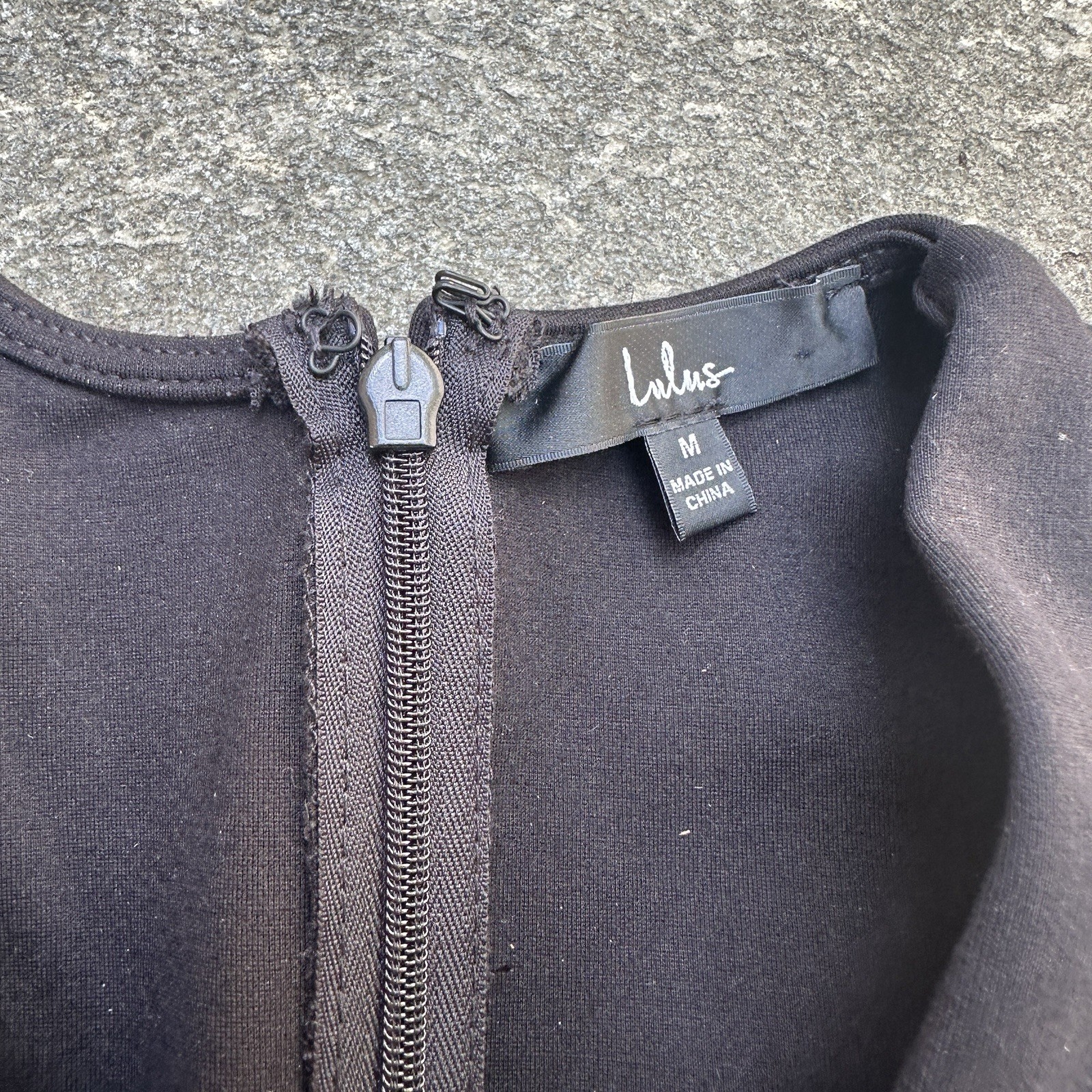 Lulus Dress Womens Medium Mini Cocktail Tulip Hem Plunging Neck Party Bodycon