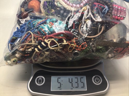 Costume Jewelry Mixed Lot Weighing 5 Lbs 4 Oz Wearable, And Craft Lot-003 - Picture 5 of 5