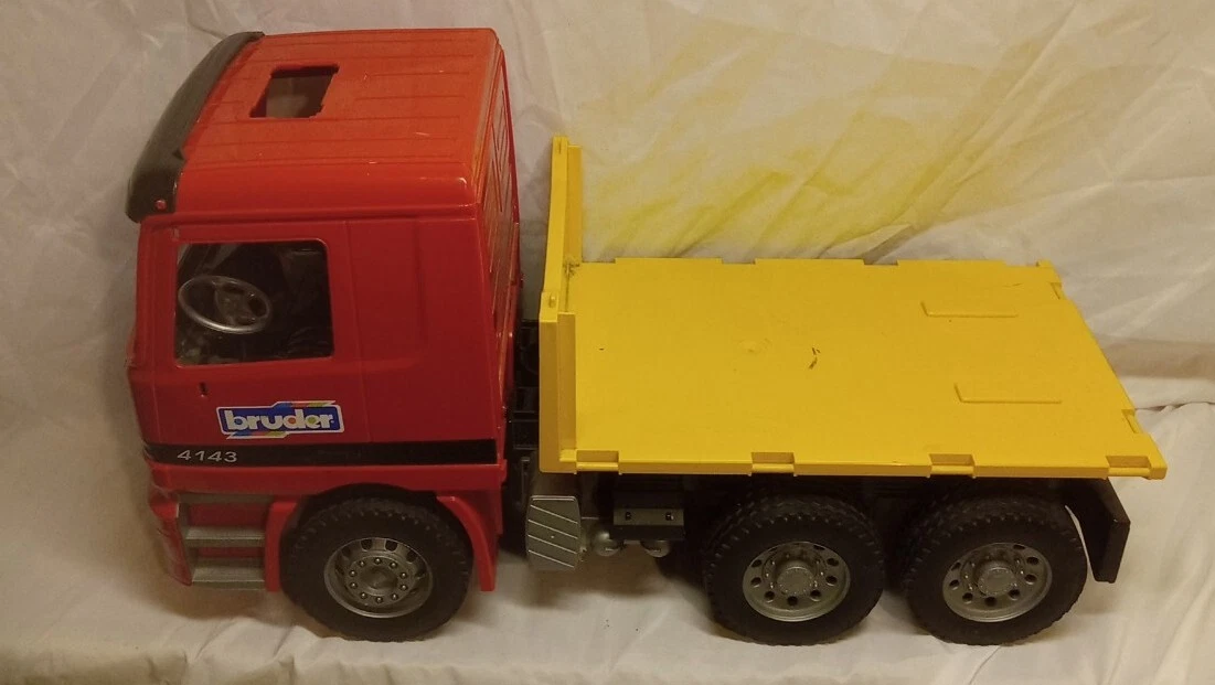 Bruder cheap flatbed truck