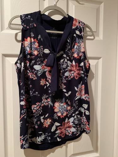New York & Co Sleeveless Floral Career Top With Scarf Size M Navy Floral Blouse - Picture 4 of 12