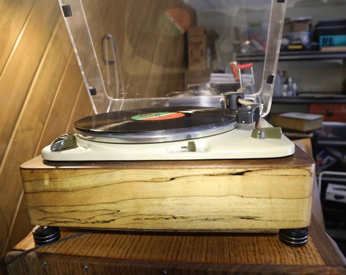 Thorens TD 135 MKI Turntable with dustcover, restored, new parts - Picture 12 of 13