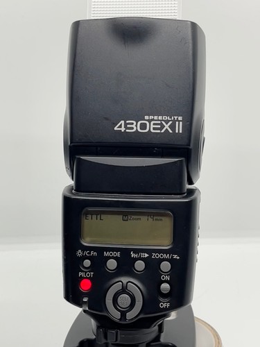 Canon 430EX II Speedlite Flash with Stand Case Batteries MINTY - Picture 3 of 7