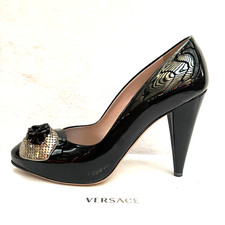 Authentic RARE! ❤️ VERSACE Decolte Palladio patent leather Camelia Pumps Italy