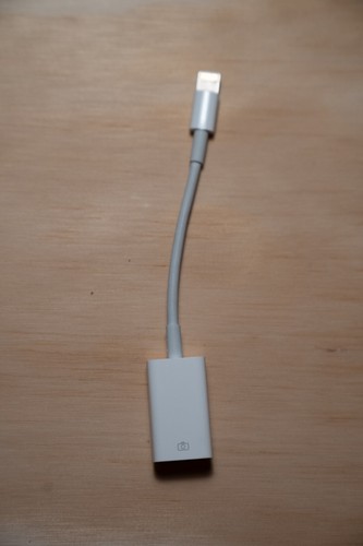 PREOWNED: Apple MD821AM/A Lightning to USB Camera Adapter