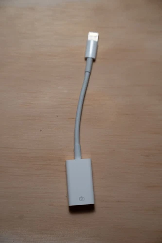 PREOWNED: Apple MD821AM/A Lightning to USB Camera Adapter