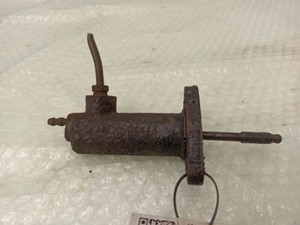 Mercedes-Benz E W123 1984 Kupplungsnehmerzylinder Benzin 2.0 PUM40157