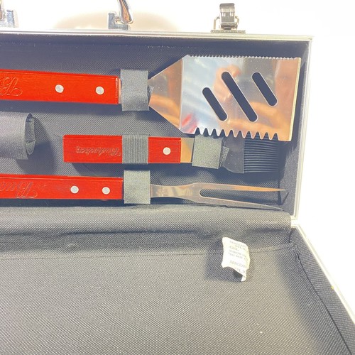 Budweiser Wooden Grill Kit with Carrying Case - BBQ Sauce Is Missing - Picture 8 of 11