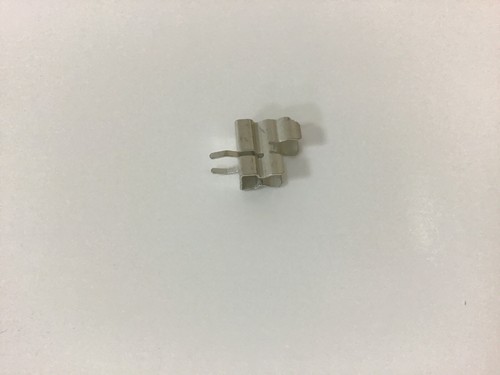 51800001009 LITTelFUSE -- Clip per fusibili 10A 250V -- 1 SCATOLA MFG PARZIALE da 828 PCS - Foto 5 di 9