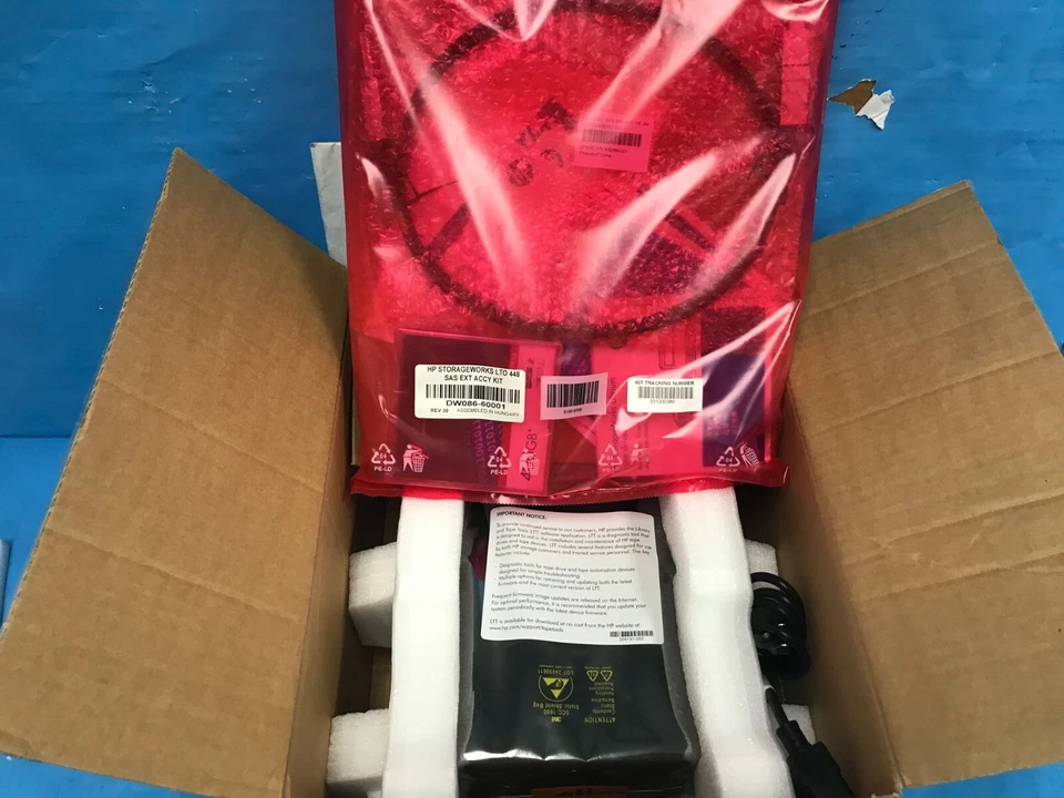 HPE StoreEver LTO-2 External Ultrium 448 SAS External Drive DW086-60001 NEW!!! - Image 2 of 2