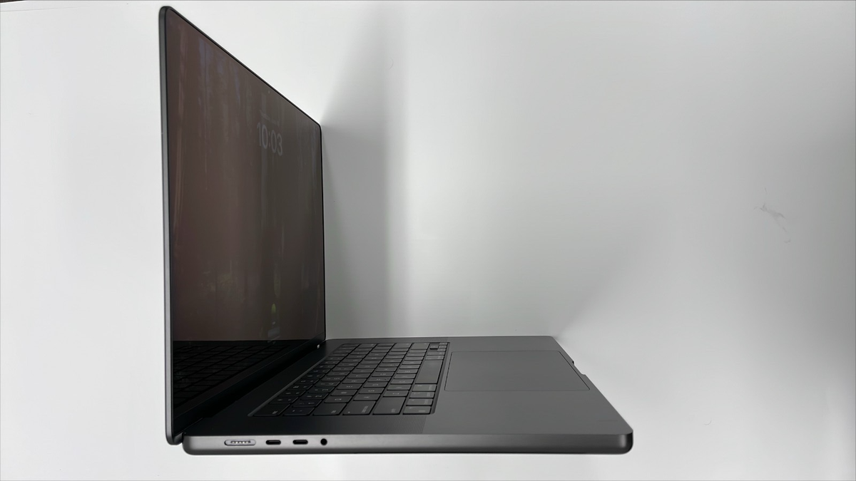 Macbook Pro 16インチ M3Pro 18GB/512GB Amazon.com: 2023 Apple MacBook Pro with Apple M3 Pro Chip