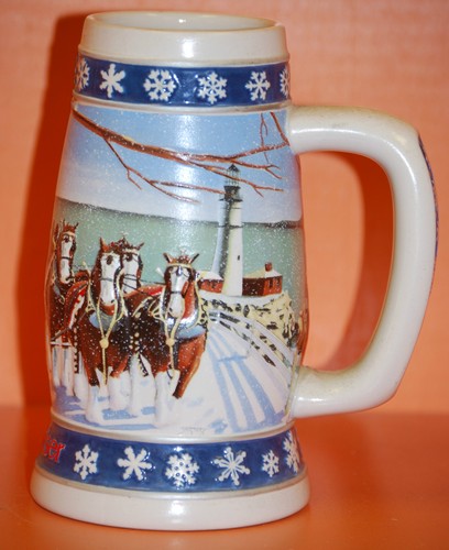 Budweiser Holiday Stein 1995 "Illuminare la strada di casa" - Foto 3 di 5