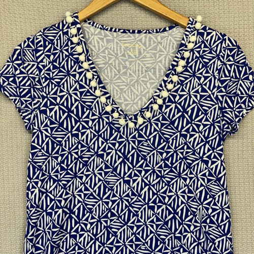 Abito Lilly Pulitzer Etta Pompom Shift Stampa Corsica Blu Taglia XS Mini Scollo a V - Foto 2 di 7